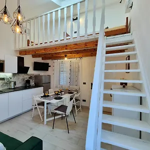 https://apartmani-zonta.in-istria.net